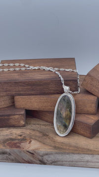 The Looking Glass (Labradorite Pendant)