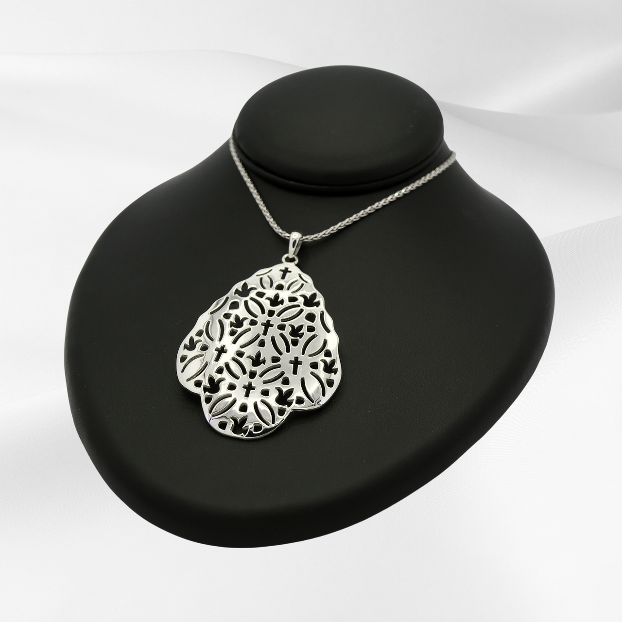 Sterling Silver Celebration™ Collection Medium Pendant and 18” Chain Necklace